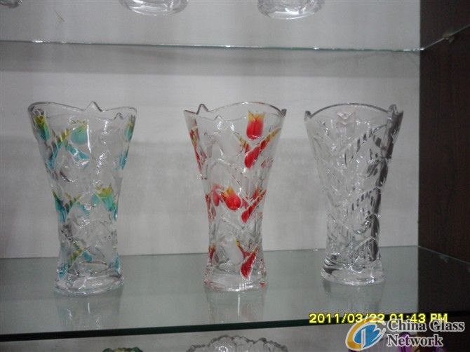 Glass Vase in Tulip Pattern 2