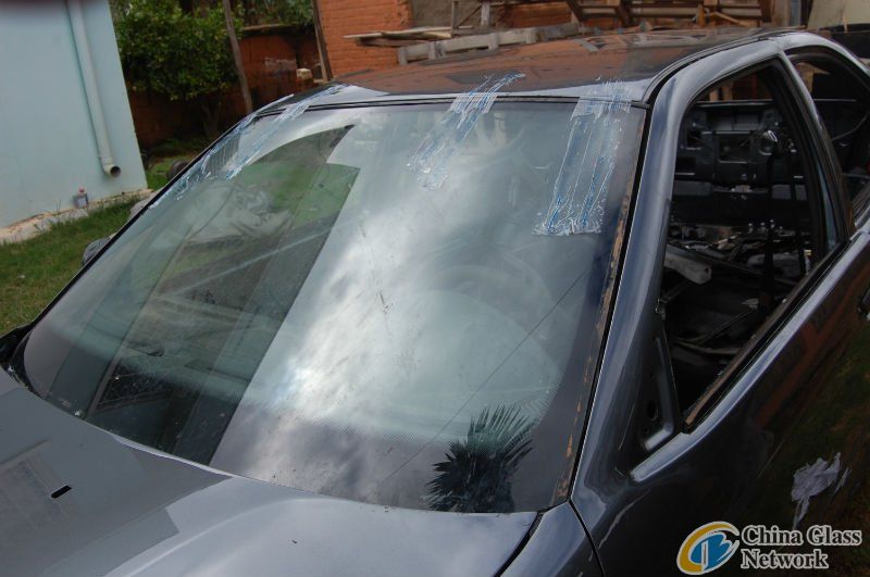 laminated front automotive glass