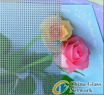 CLEAR FIGURED GLASS/