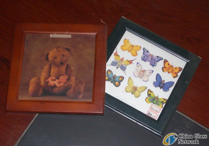 low-reflective glass for photo frame