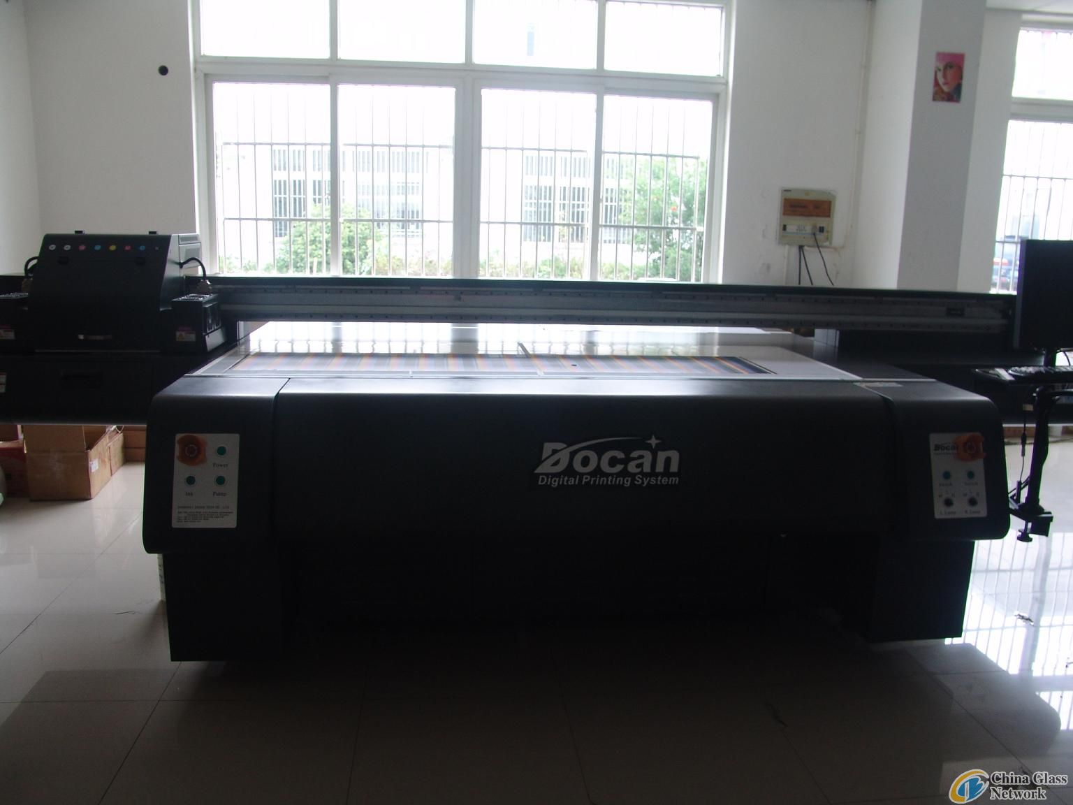 Docan M10 flatbed printer in large format