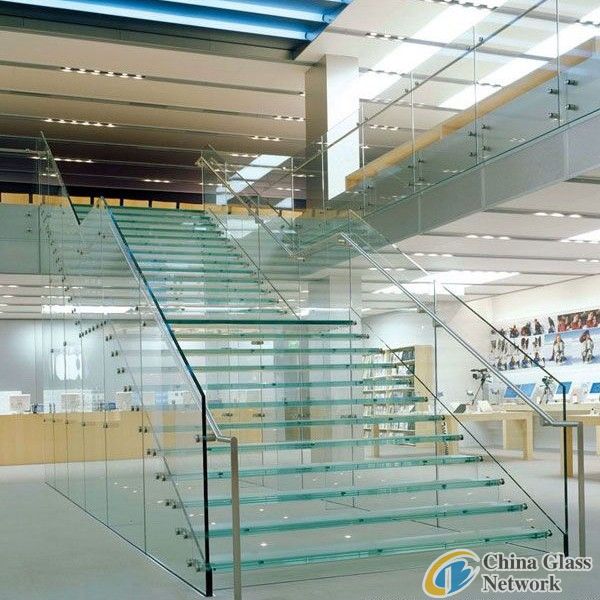 Laminated glass staircase