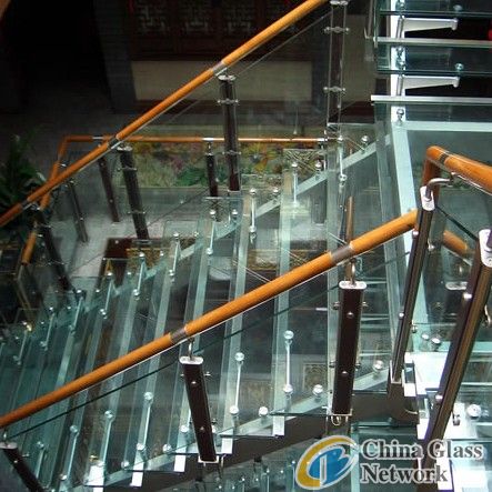 Laminated glass flooring