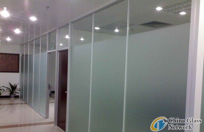 Acid etched glass/frosted glass for partition