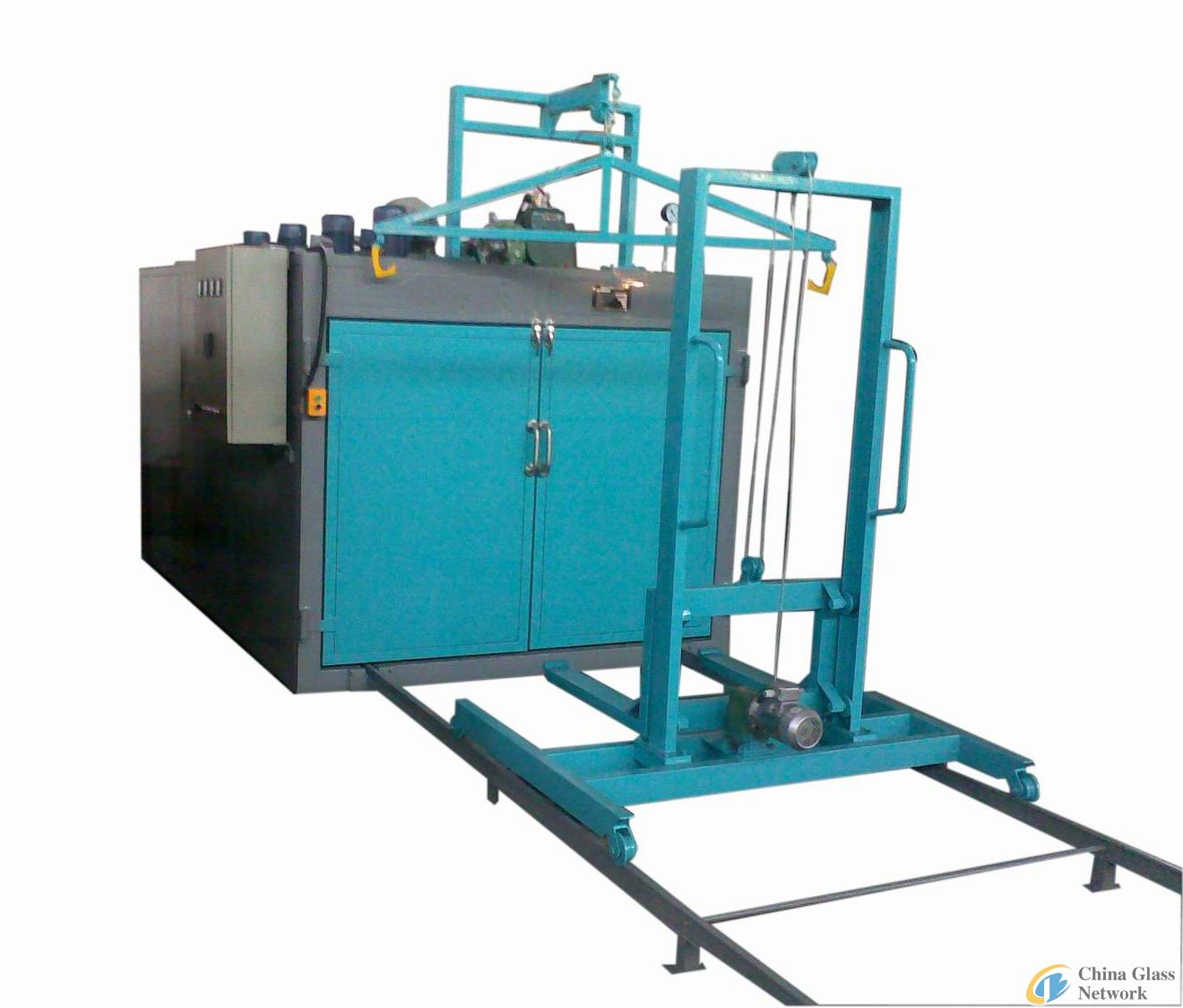 Glass vacuum laminating furnace