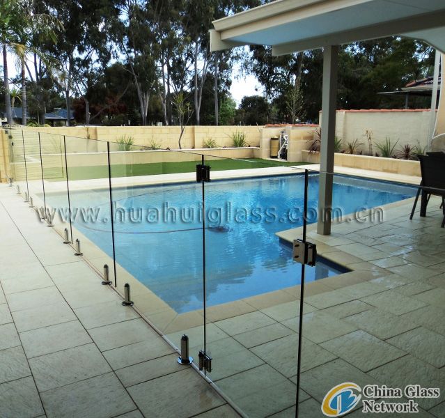 12mm glass pool fence