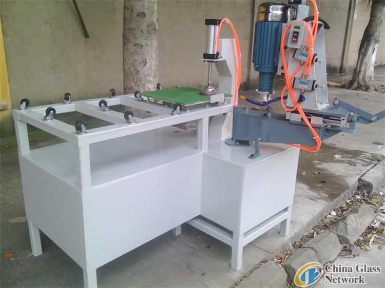 Glass chamfering machine