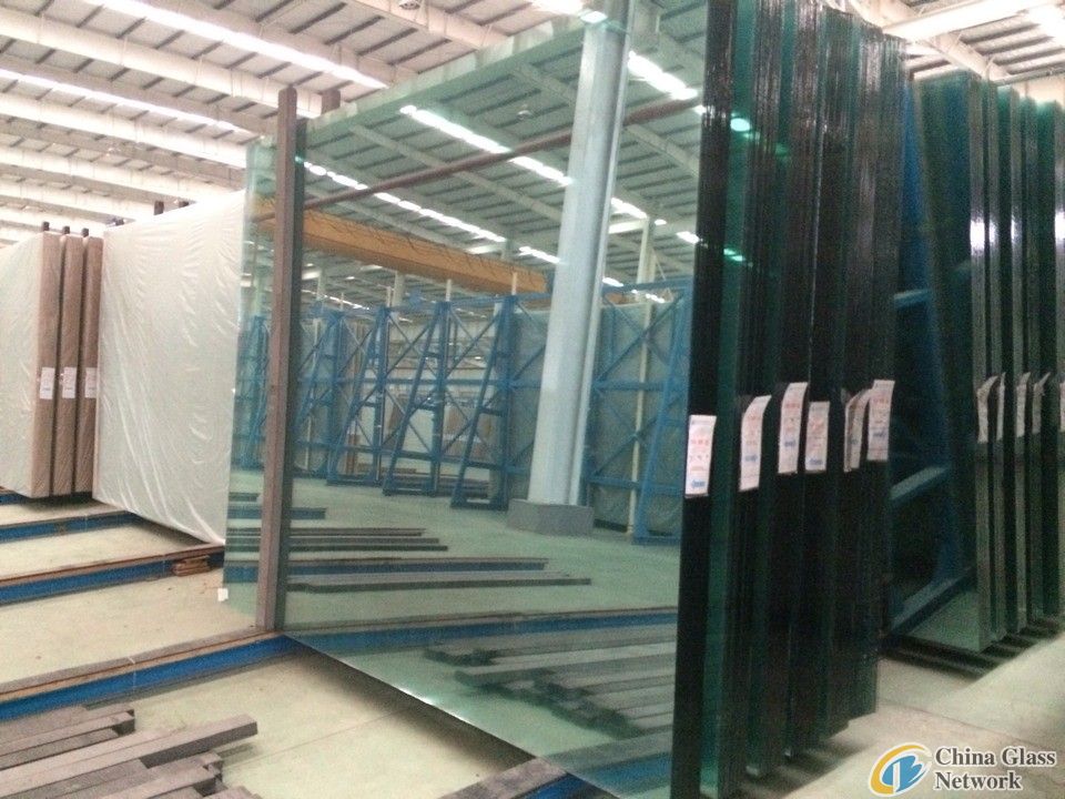 Ultra clear float glass