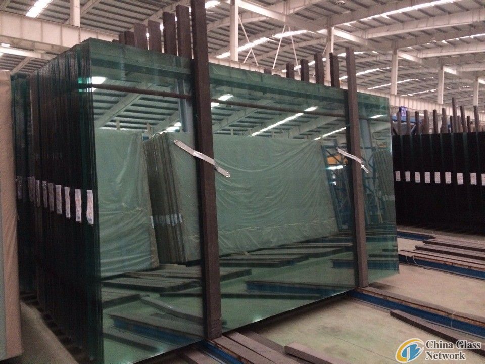 Clear float glass