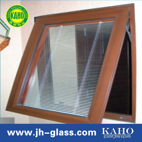 casement window with blinds