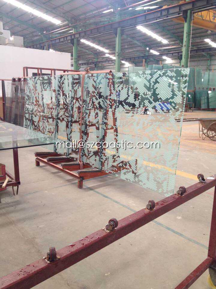 Oversize ceramic frit laminated glass