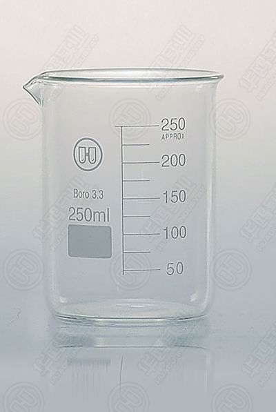 Beaker, Low Form with graduation and spout,Boro 3.3 Glass