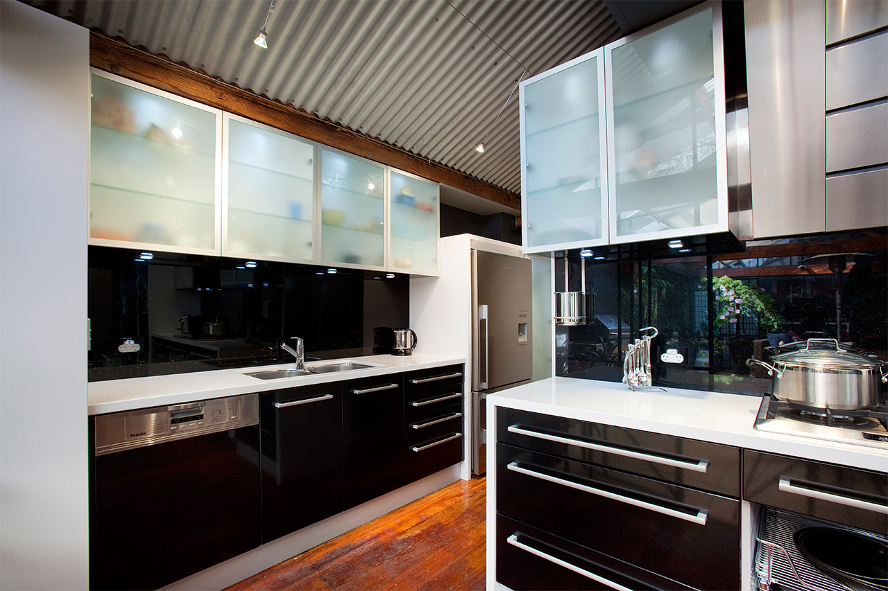 Splashback with Black colour