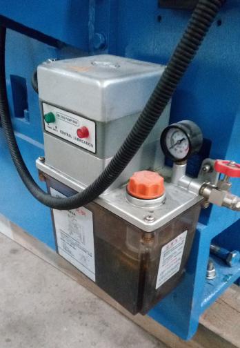 auto lubrication pump.jpg