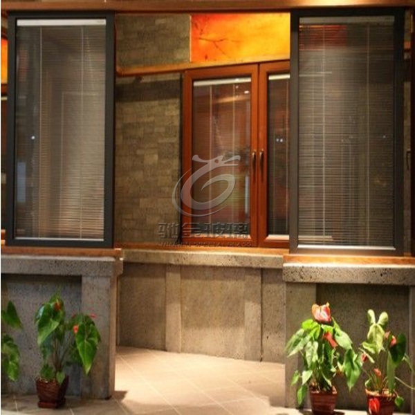 Automatic Blind Insulated glass remote control