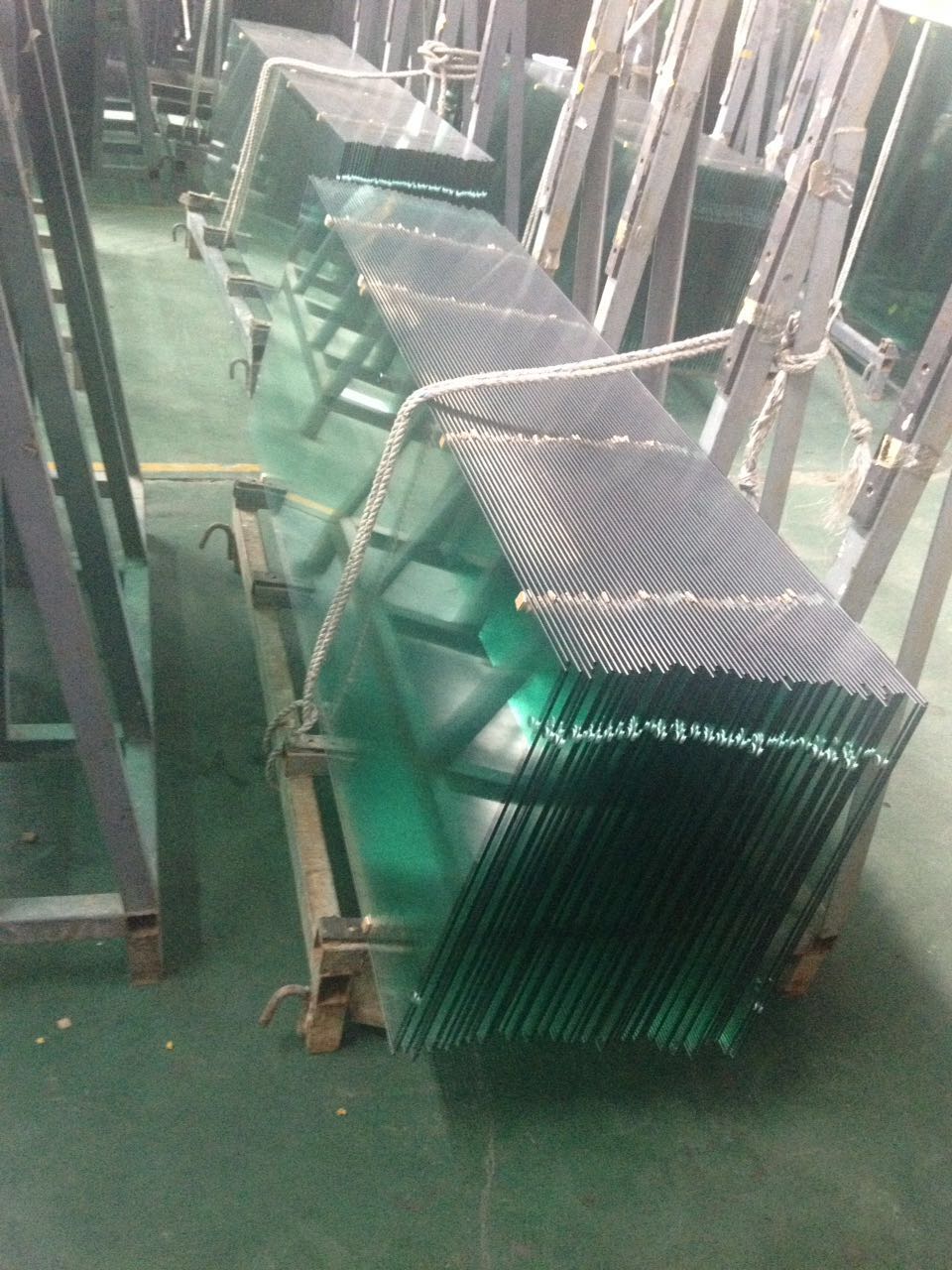 8-19mm Shaped Toughened Glass with polished flat edges