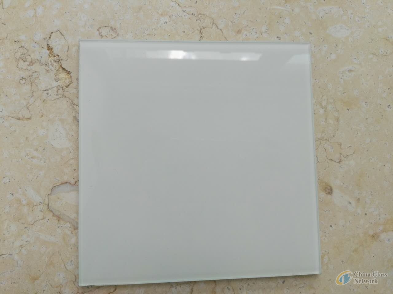 Porelain White Laminated Glasss