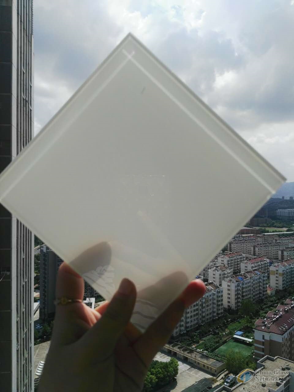 Porelain White Laminated Glasss