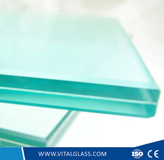 Clear laminated glass