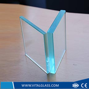 Clear float building glass