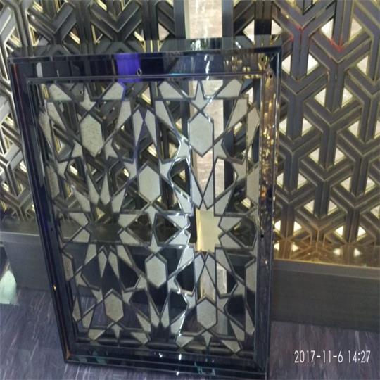 Glass and stainless steel screen