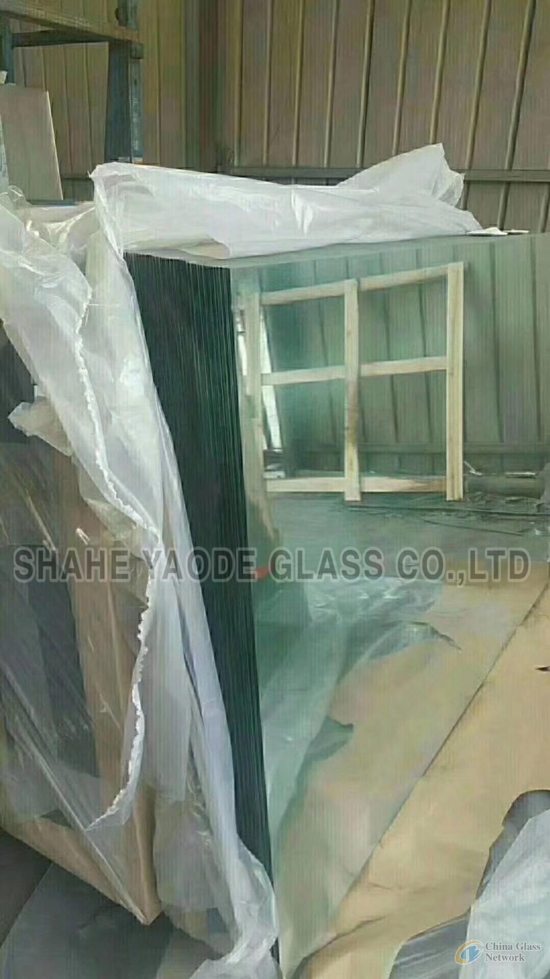 FLOAT GLASS