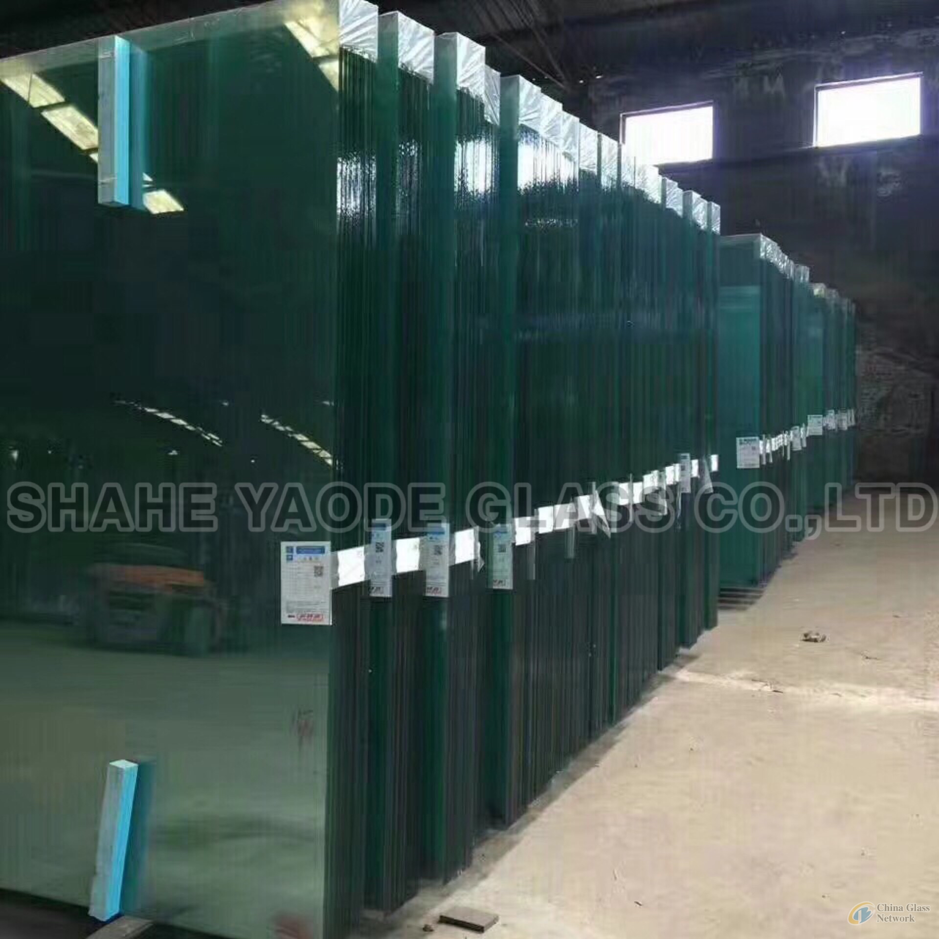 FLOAT GLASS