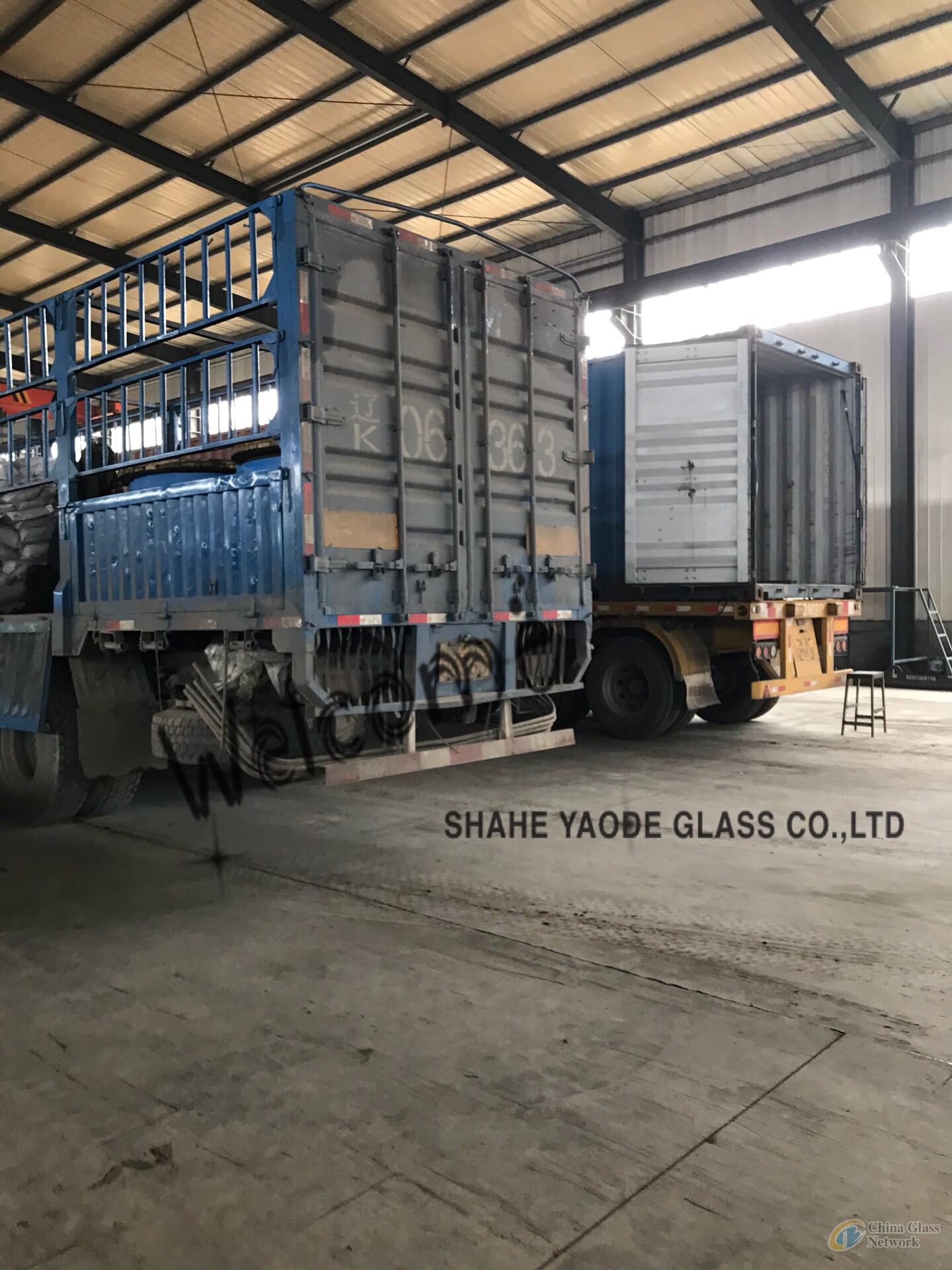 FLOAT GLASS