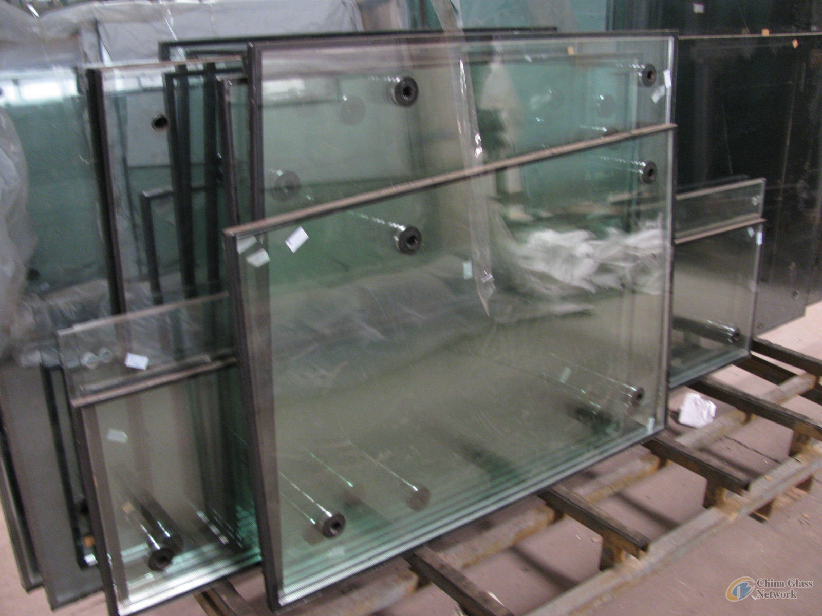 China Supplier Low E Vacuum Insulated Toughened Glass for Building 