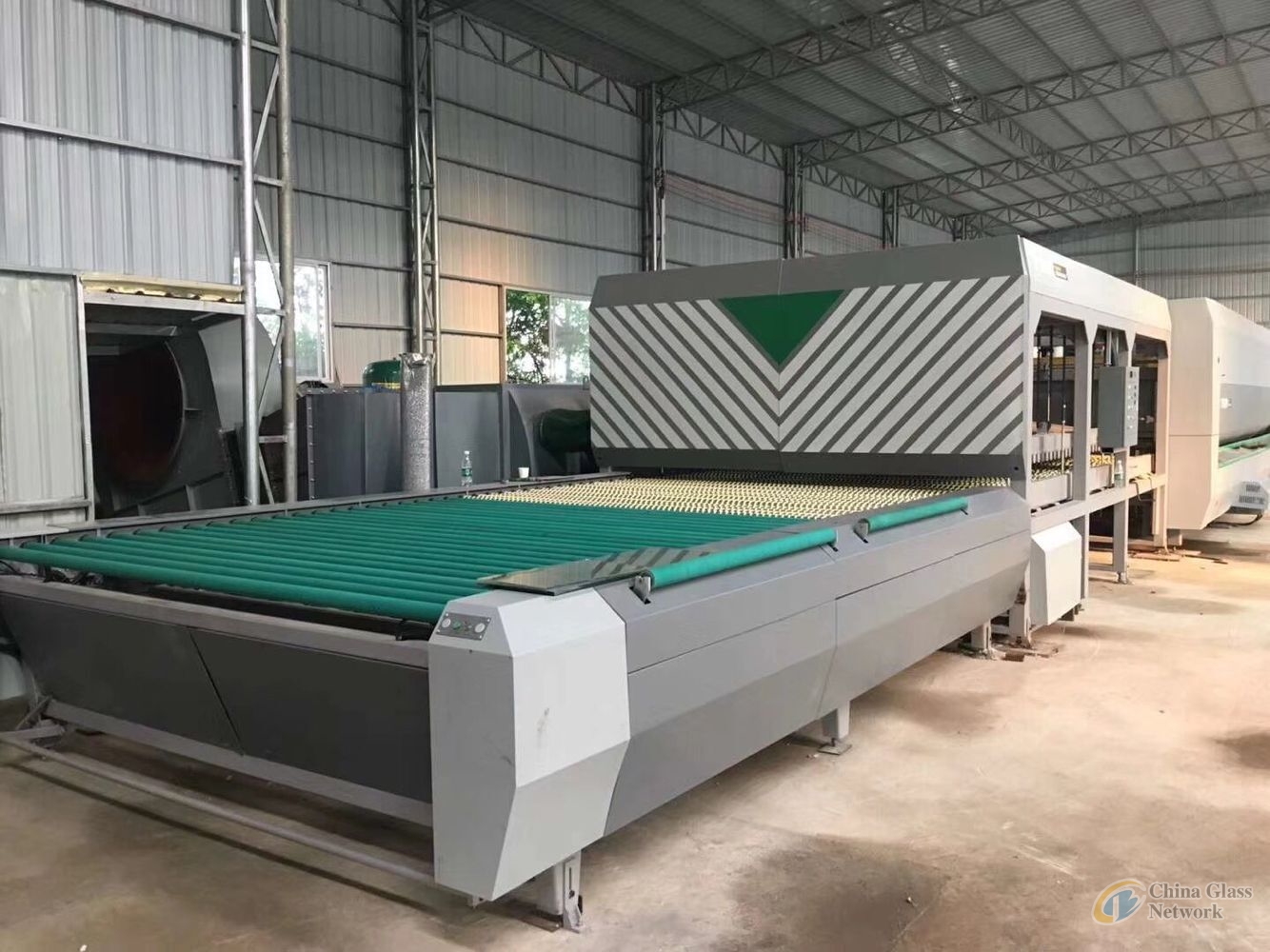 Flat toughened glass furnace