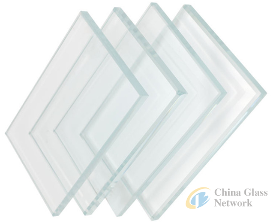 Ultra clear low iron building glass