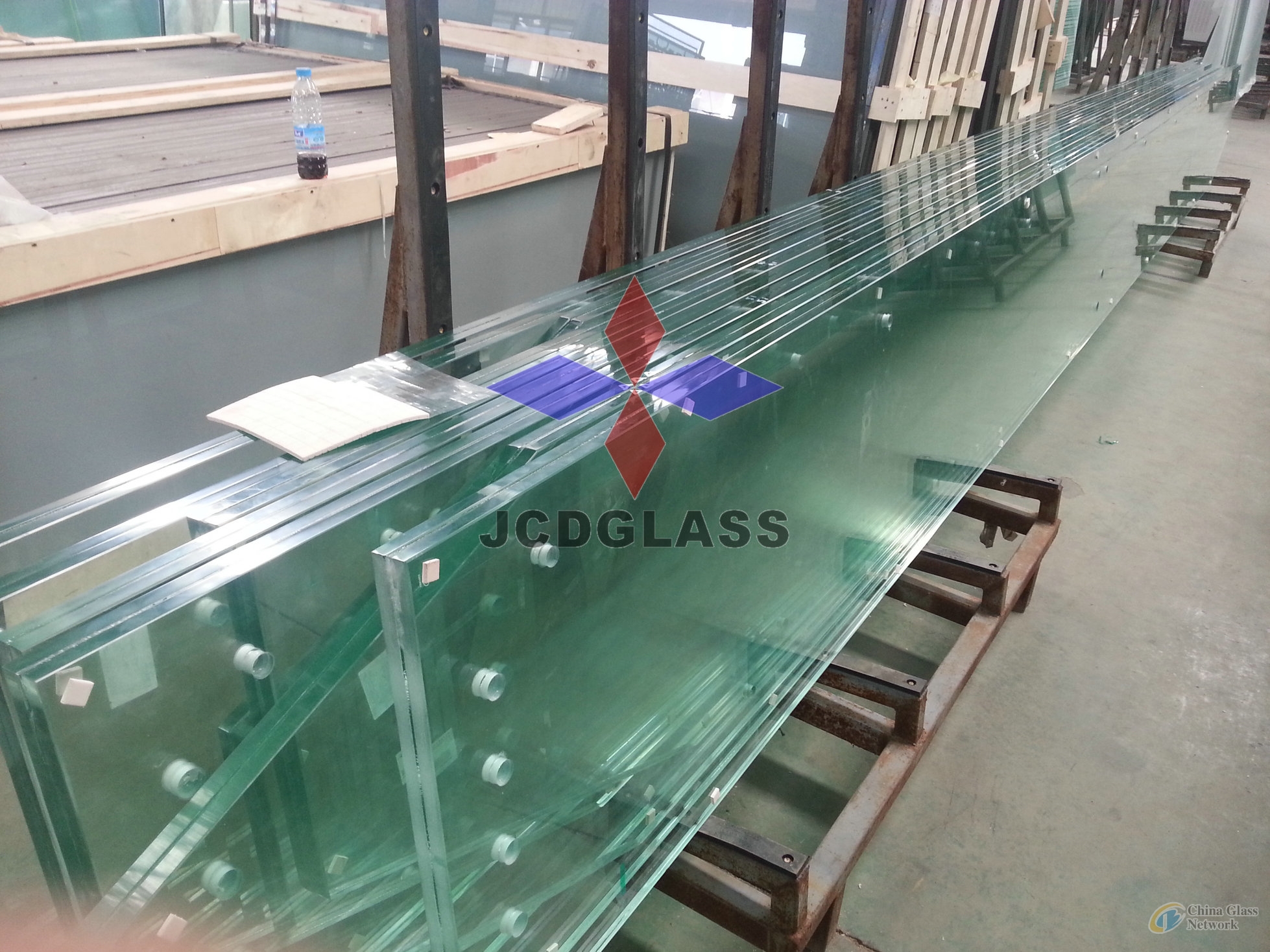 Jumbo size laminate glass