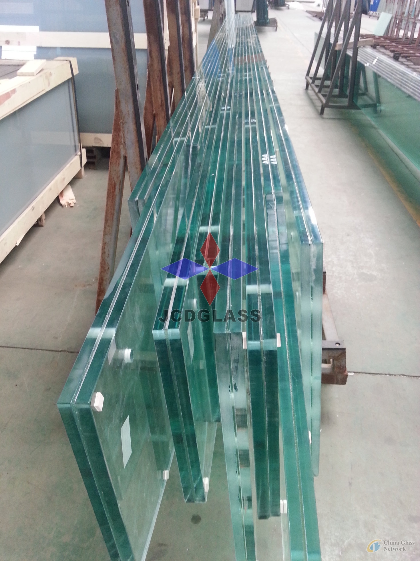 Jumbo size laminate glass