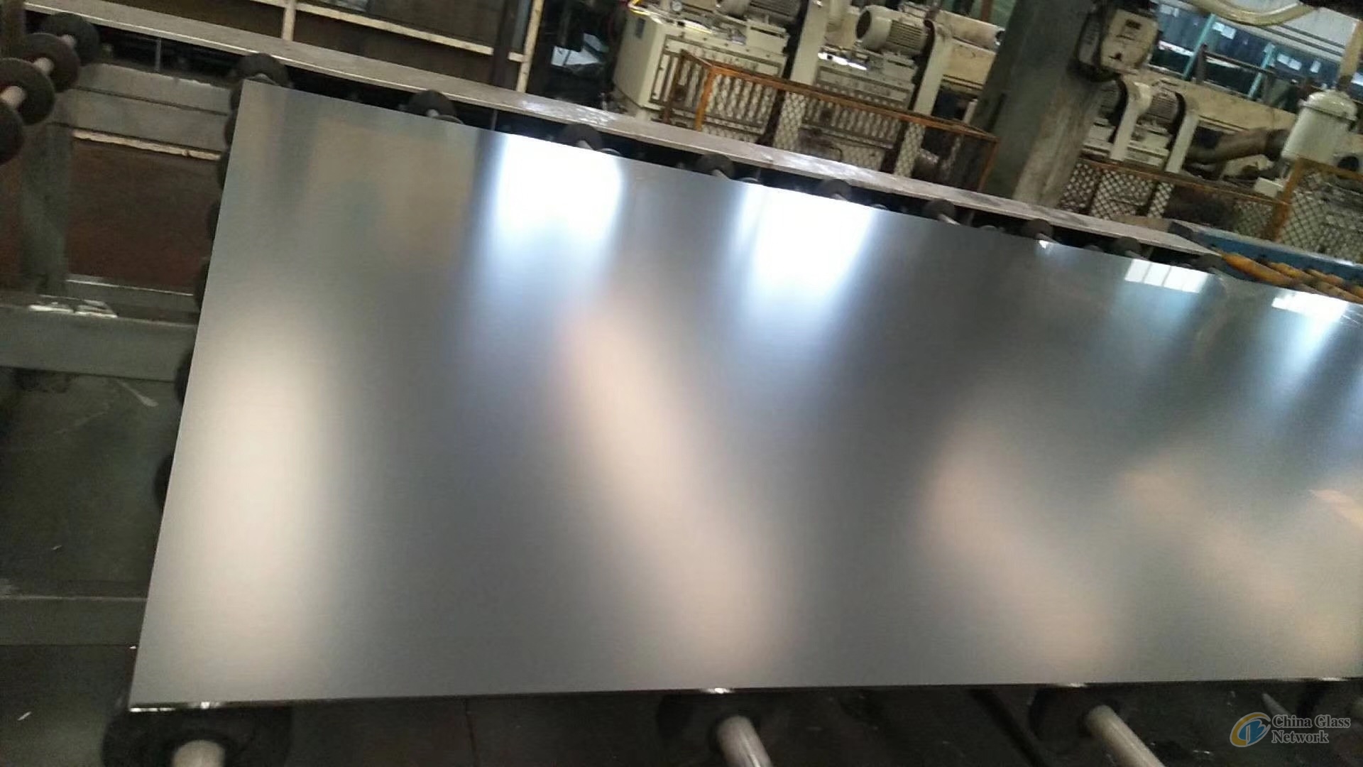 aluminum float and sheet mirror