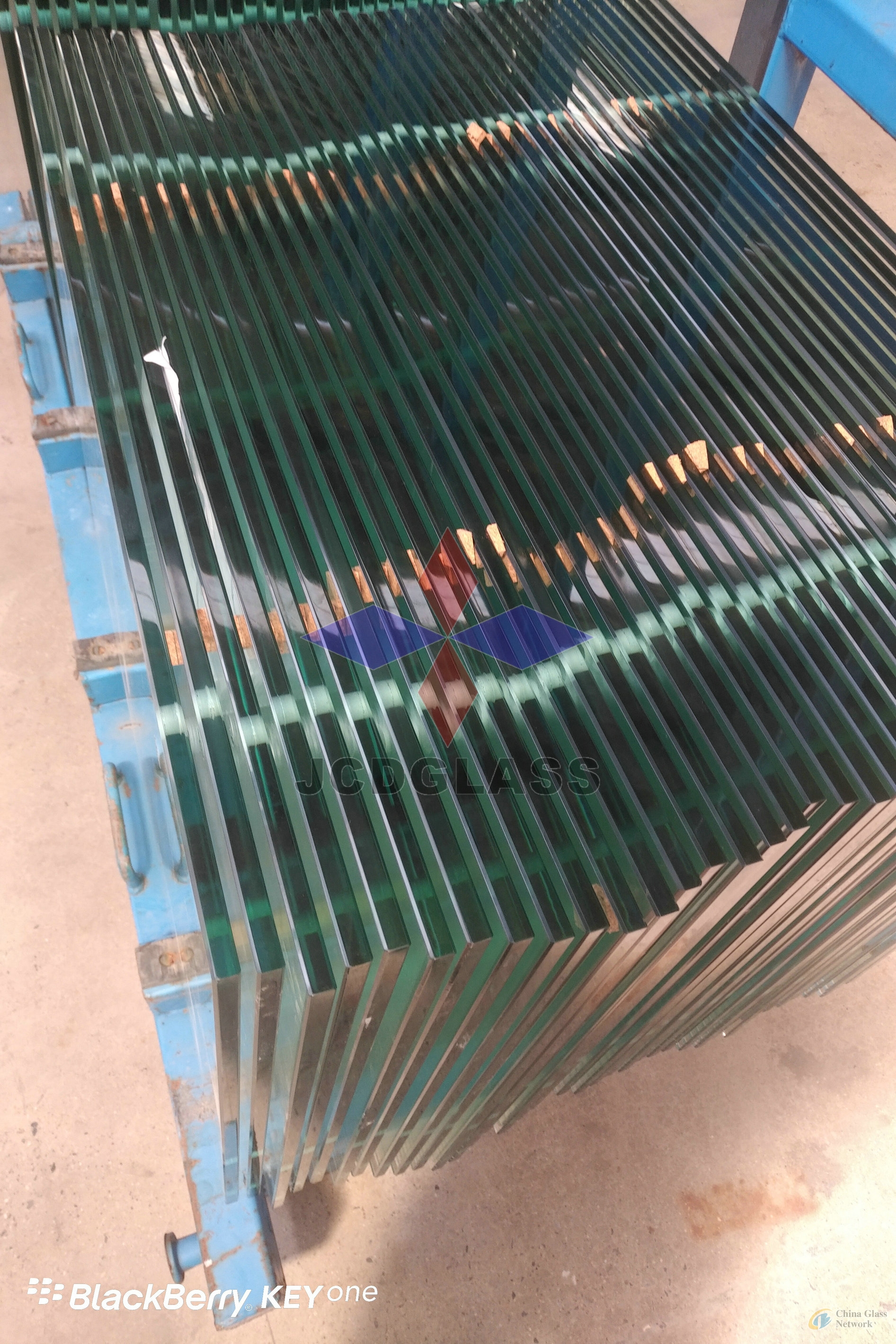 12mm Toughened Glass shinny polished edges