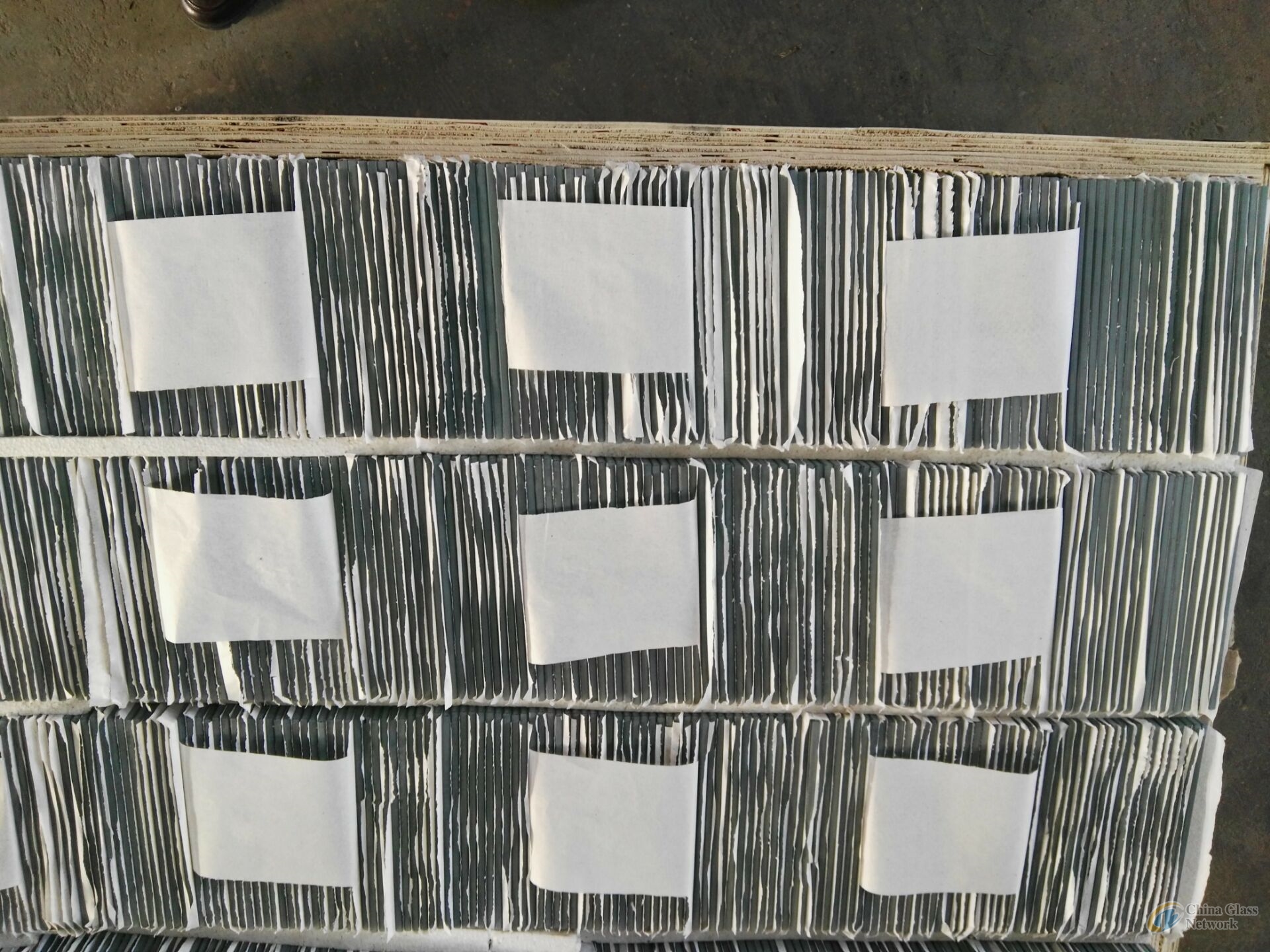 2MM Clear Float Glass Cut to Sizes(Paper Interleaved)