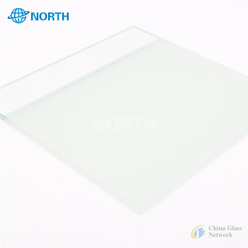 Top quality temperedglass sheet 3.2mm Low Iron Mistlite Patterned