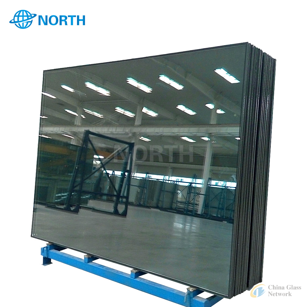 Laminated glass fin