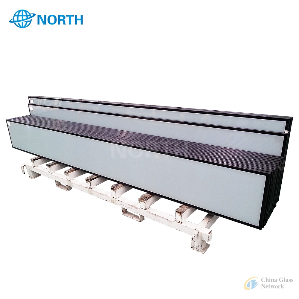 Laminated glass fin