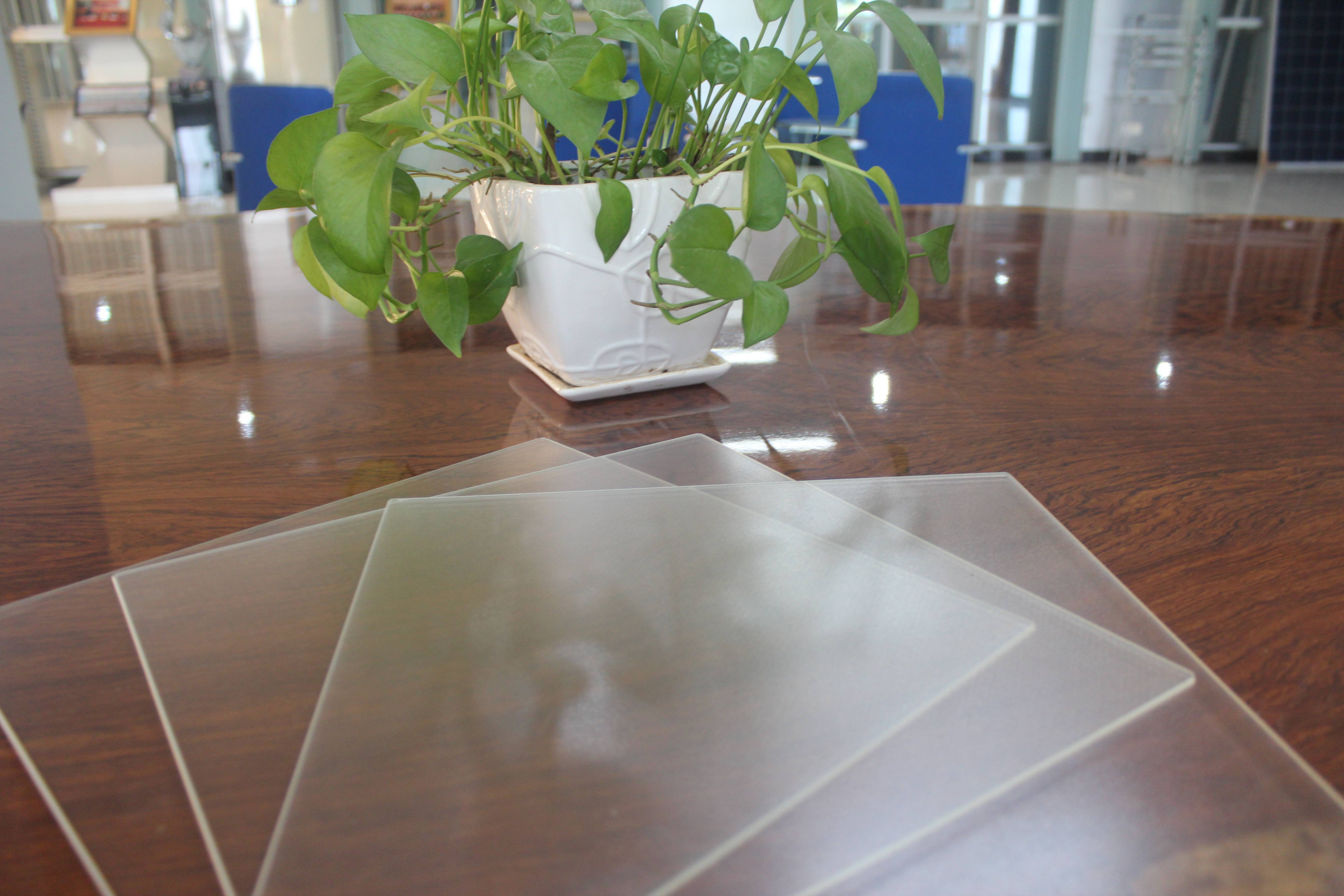 AR Coating Low Iron Ultra Clear Patterned Tempered Solar Glass