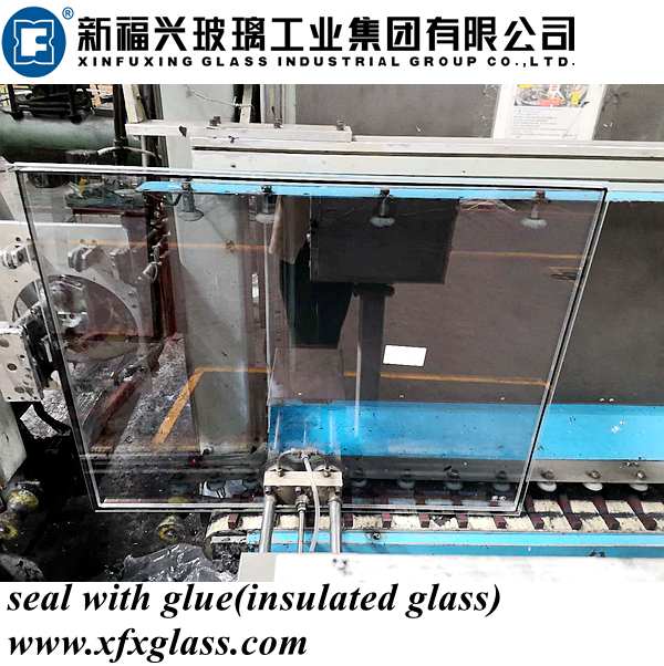 Developed Windows Blind Energy Saving Tempered Low E Emissivity Reflective Hollow Frosted 16mm Argon Gas Insulated Glass pictures & photosDeveloped Windows Bl