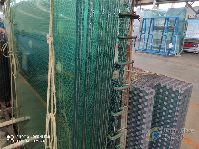 factory price tempered Laminated Glass，polished edge，Screen printing non-slip，wall，door，window