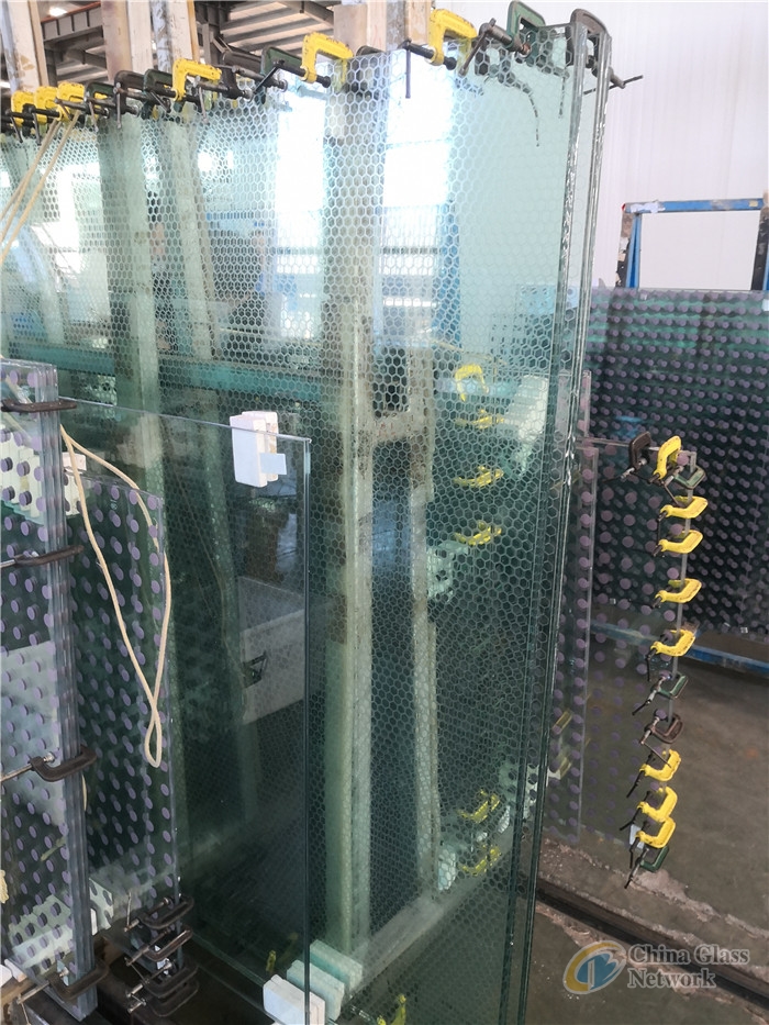 factory price tempered Laminated Glass，polished edge，Screen printing non-slip，wall，door，window
