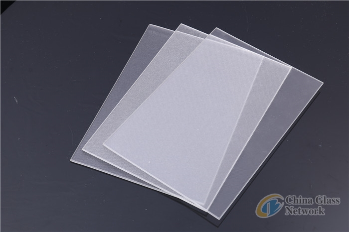 3.2mm 4mm low iron tempered transparent solar panel glass