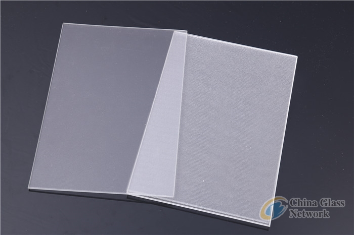  High transparent low iron solar panel glass with best price