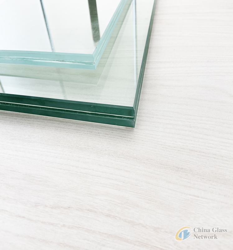 Low-iron Laminated Glass  tempered laminated glass price  high safety toughened glass supplier