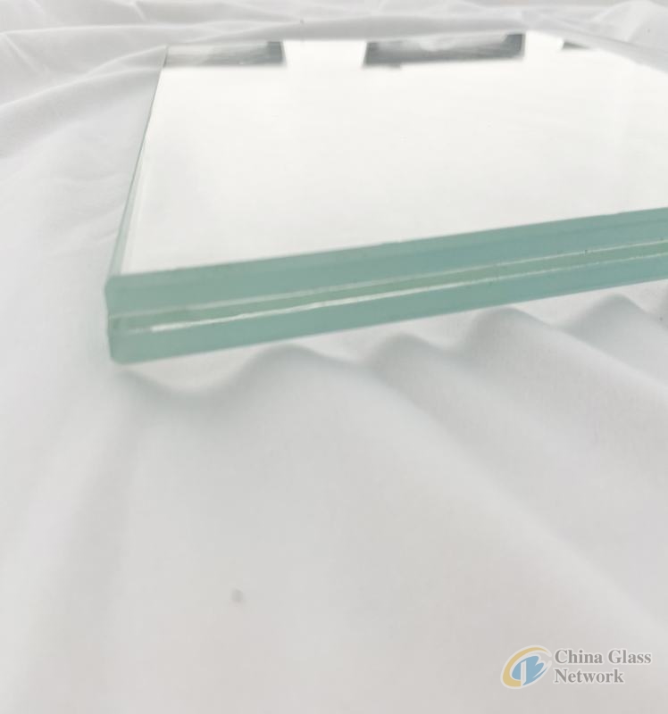 Low-iron Laminated Glass  tempered laminated glass price  high safety toughened glass supplier