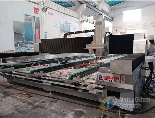 hot sales  CNC Glass Processing Machine for  Polishing Milling Notching Drilling Processin