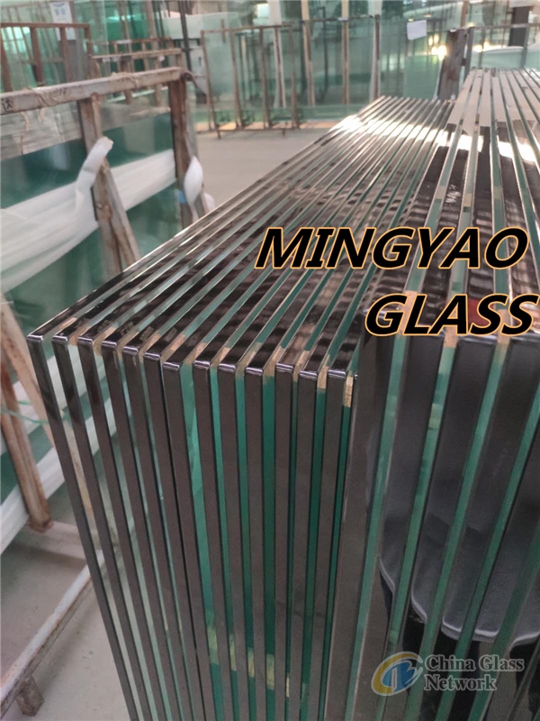 Tempered Toughened glass with safety corners