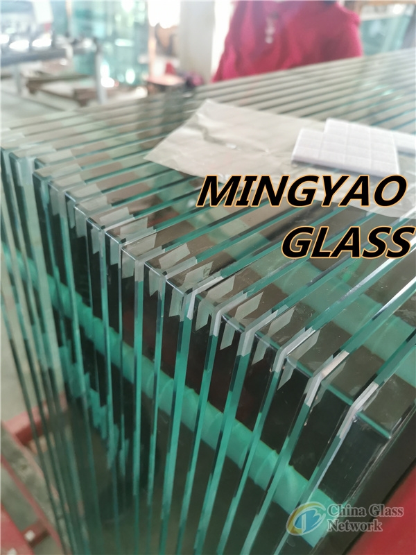 Tempered Toughened glass with safety corners